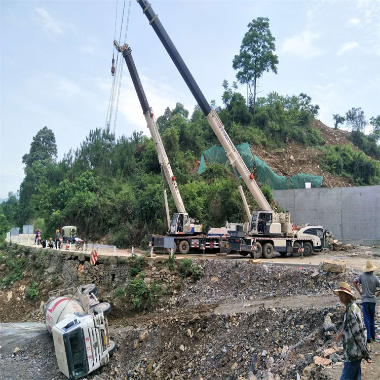 高埗镇汽车掉沟里叫吊车救援要多少钱